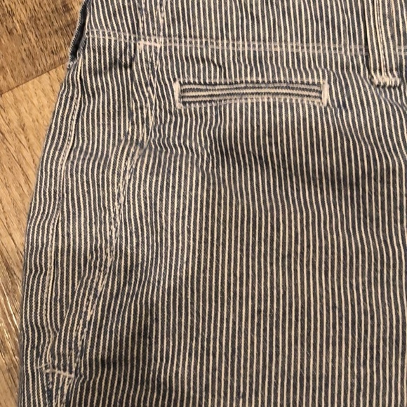 Gap Railroad Stripe 10” Shorts - Picture 3 of 9